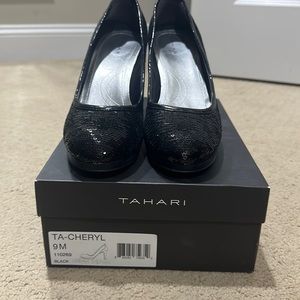 Women’s Tahari Black Sequin Pump